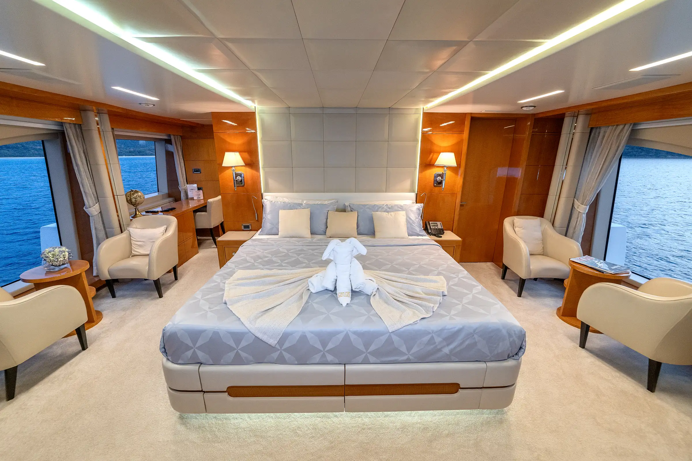 The full beam VIP cabin