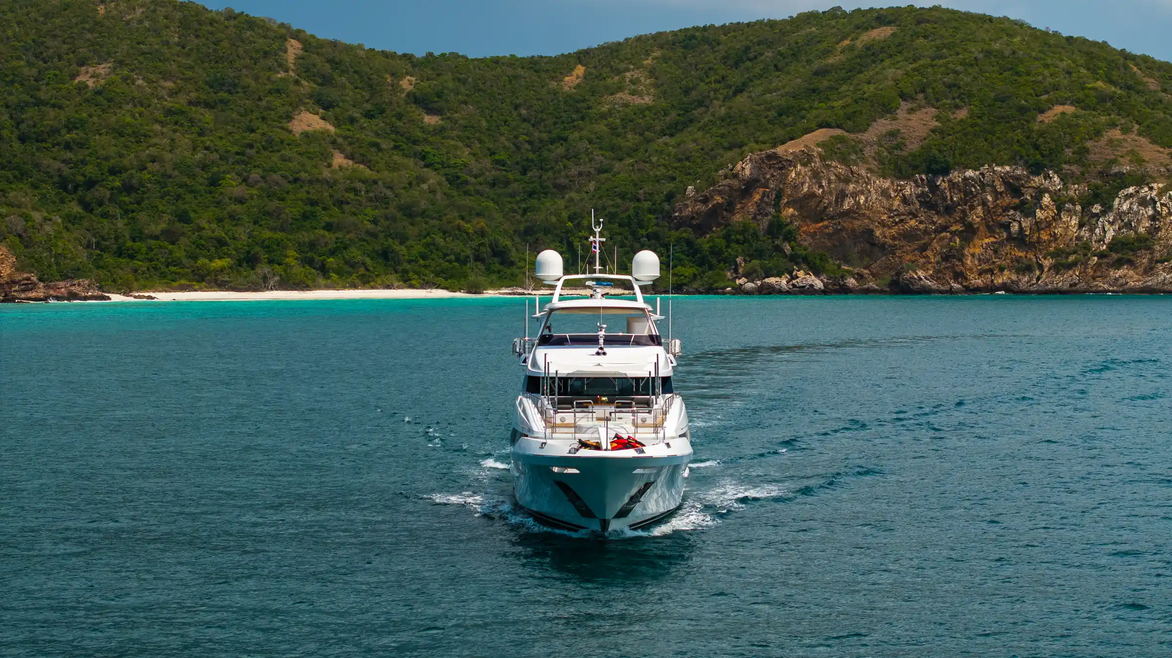 Asia Poseidon bow-on, making for a headland